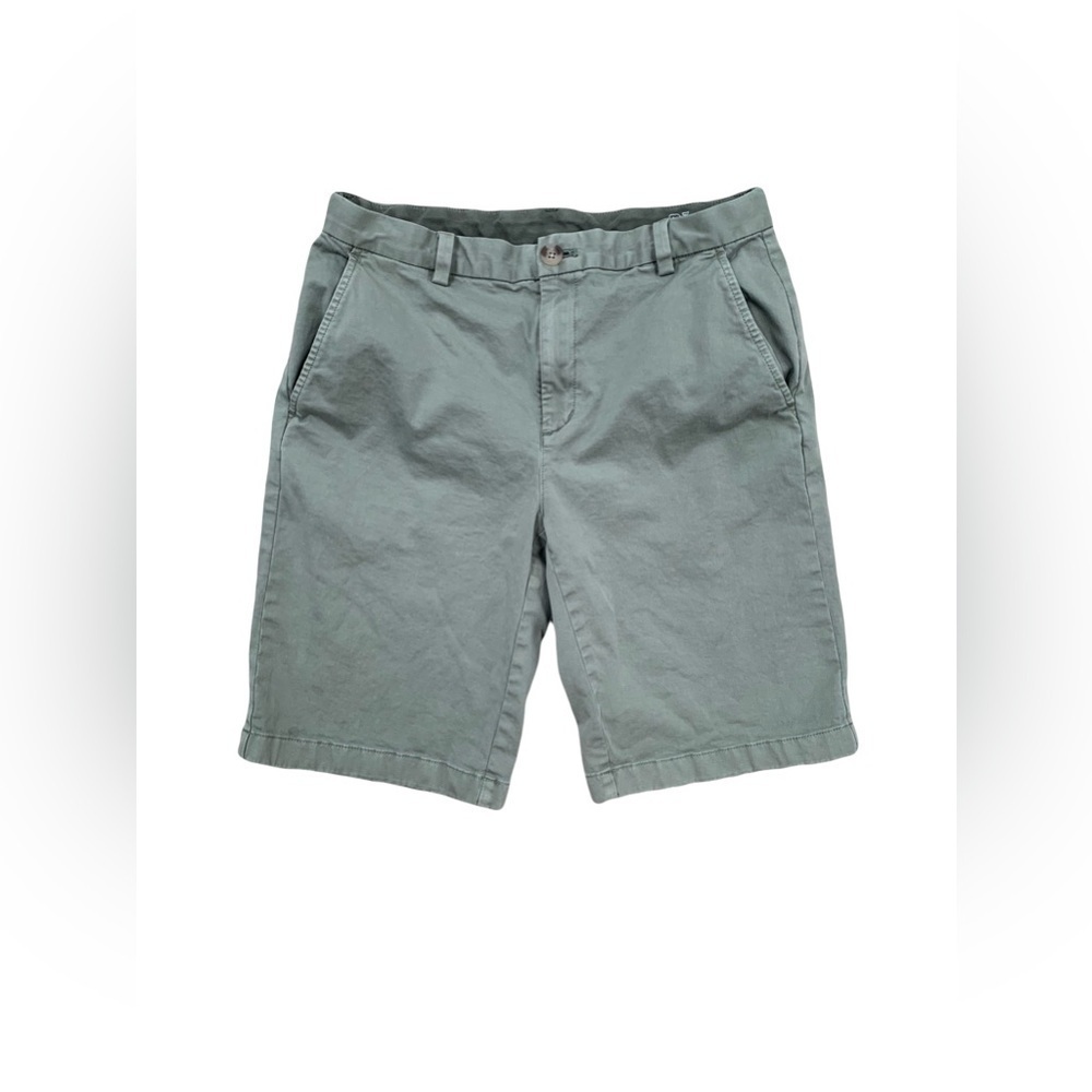 Vineyard Vines Size 18 Light Green Shorts.